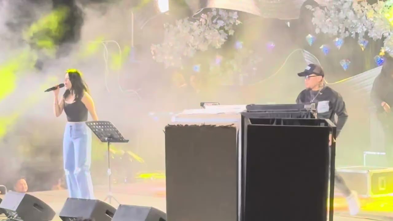 Aila Santos & R2K band | never mind her | live @ Anahaw Amphitheater,Iligan City