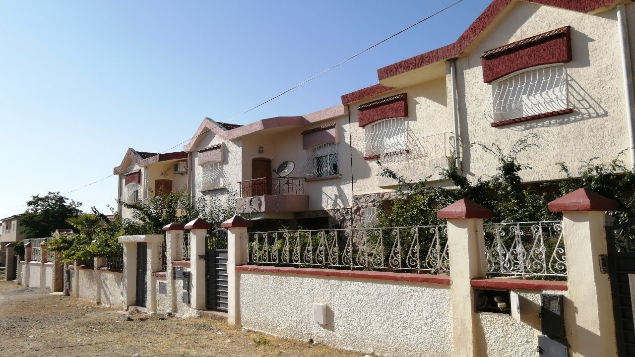 سكنى🏡بحال هادي مكاين ما حسن منها😍شاليه🏘️وسط جبال الأطلس ايموزار كندر 0670652897