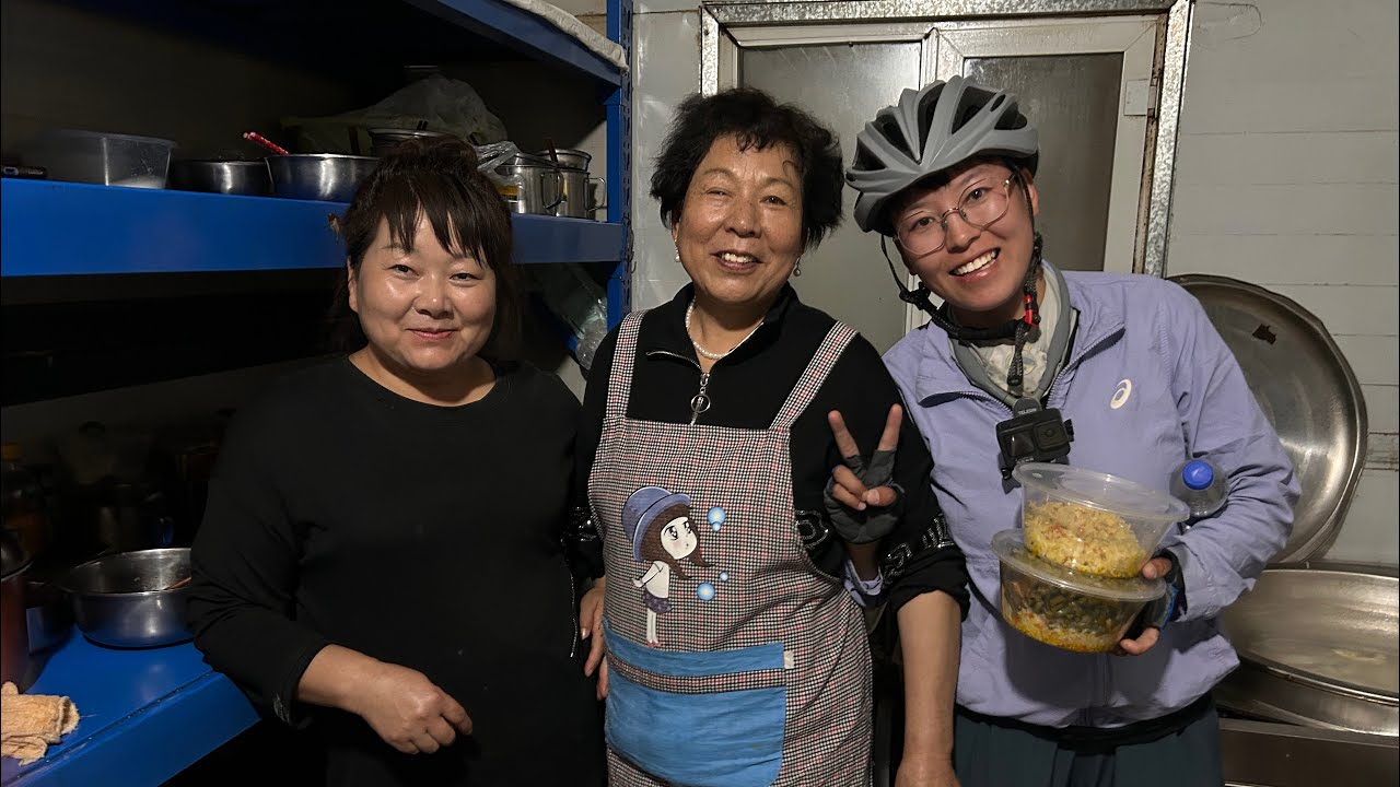 环华骑行新疆，茫茫戈壁美景在于人心所向，遇好心大哥大姐投喂