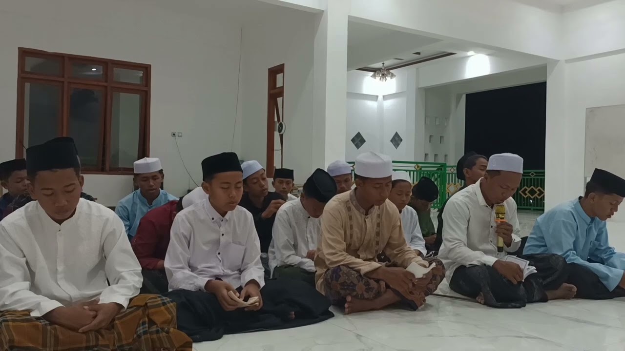 Pembacaan Doa selamat untuk Puan Nur Azriani Bte Tuan Muhammad sekeluarga, Yasin dan Tahlil. 