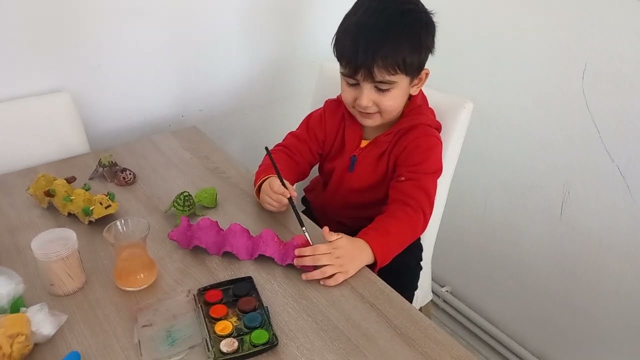 Güney ile Boyama Saati! 🖌️ En Renkli Tırtıl Kimin Olacak?