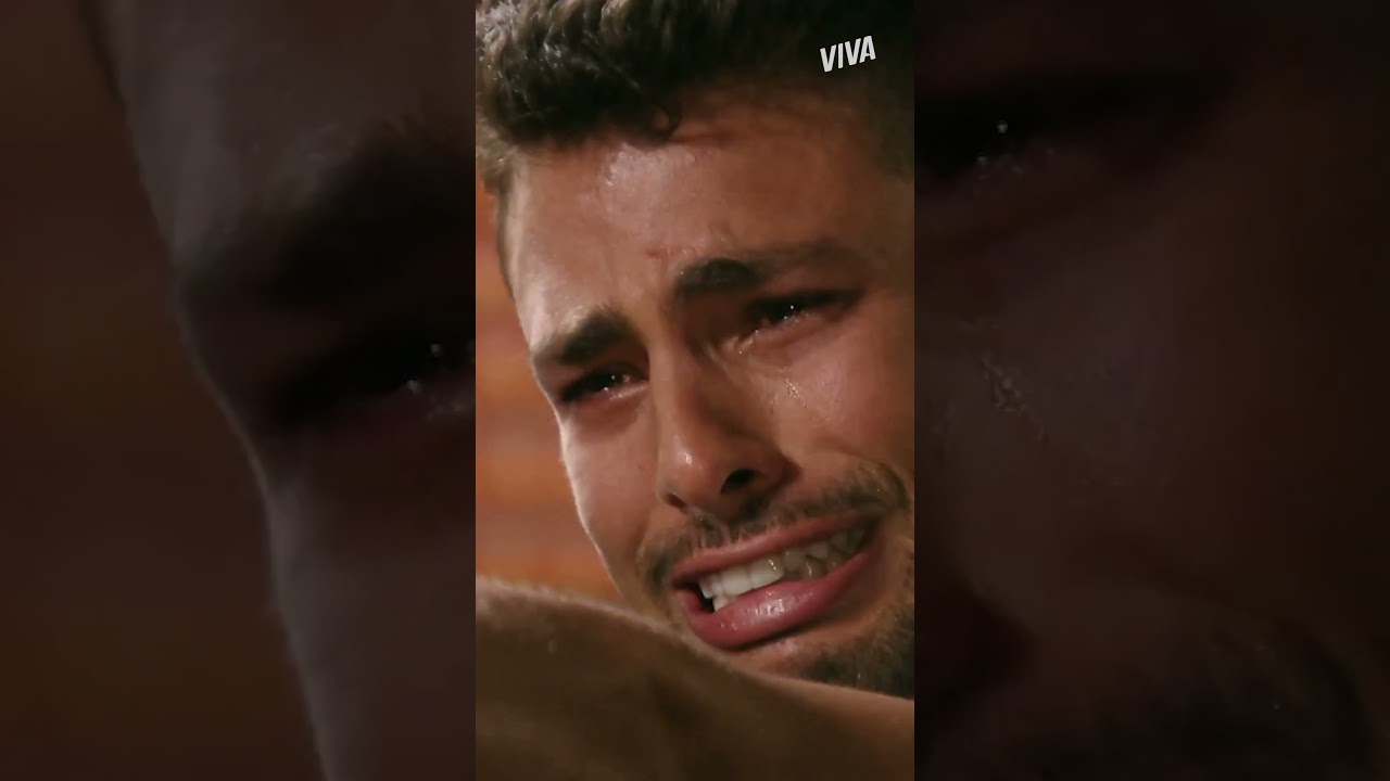 LARGOU NO LIX&Atilde;O! JORGINHO DESMASCARA CARMINHA E REVELA QUE ELA &Eacute; SUA M&Atilde;E | AVENIDA BRASIL #SHORTS