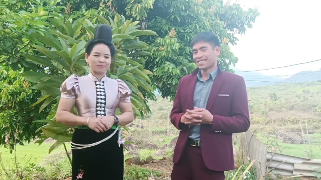 Mo Đây Rồi gặp chị sinh tại hội bầu cử ta pưn pi nọng tỏn le nơ 