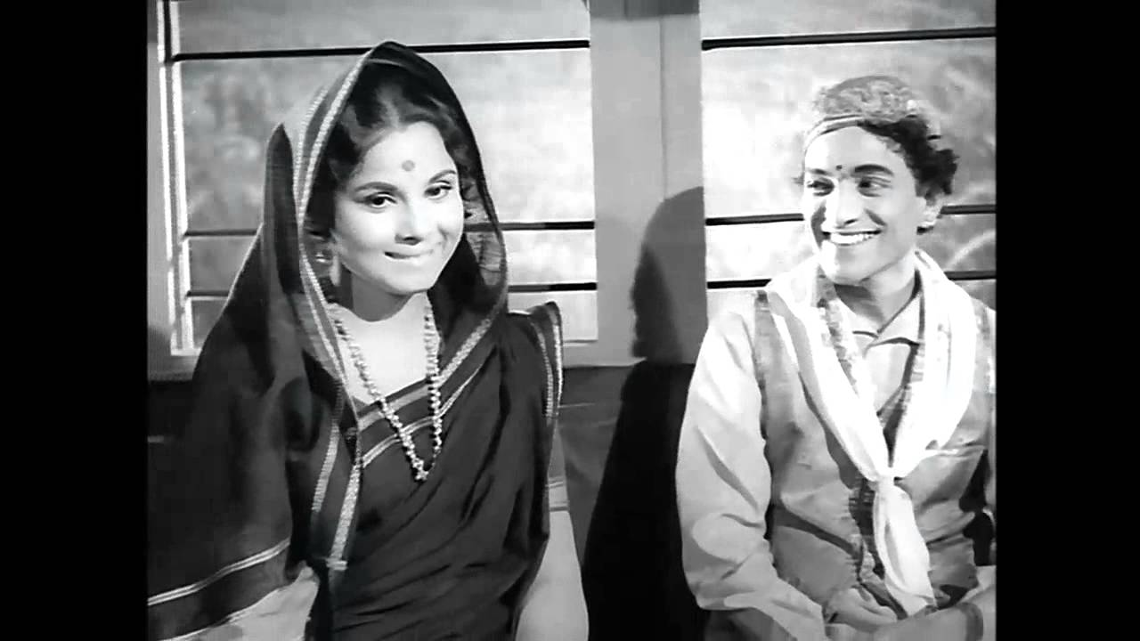 Kashi Gavlan Radha Bavarli - Ram Kadam Classic Marathi Song - Ek Gaon Bara Bhangadi