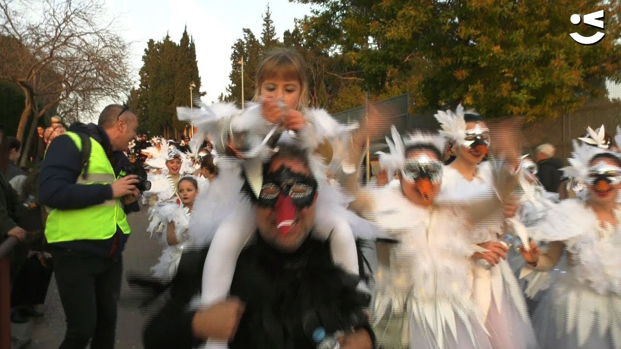 Viladecans embogeix al ritme de la Rua de Carnestoltes