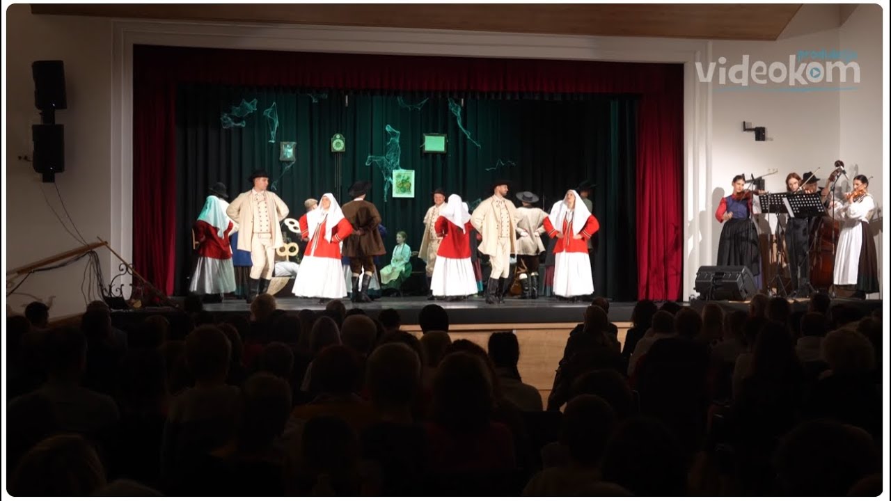 Folklorna skupina KUD OŽ Artiče: Na podstrešju