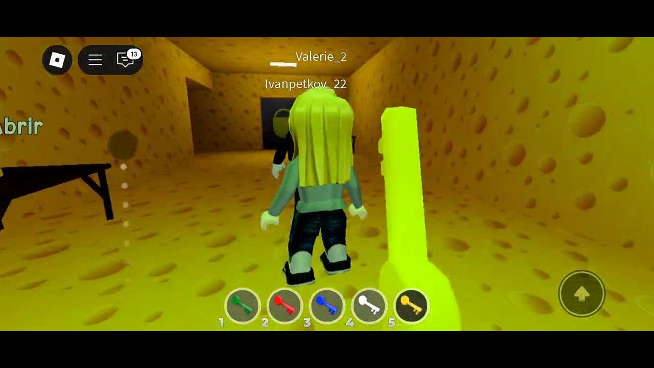 Jugando contra el ratón que ya difícil :v