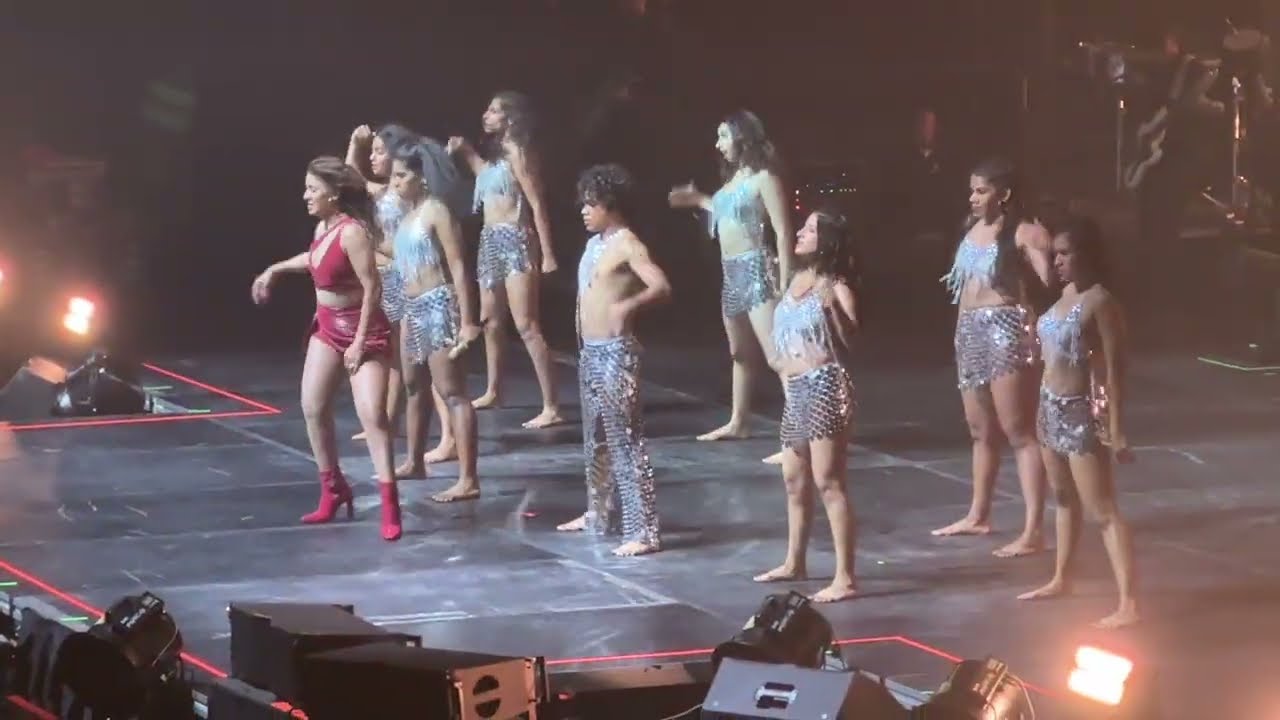 Sunidhi Chauhan Live In Atlanta 2025 | Aankh | Dance performance 💕