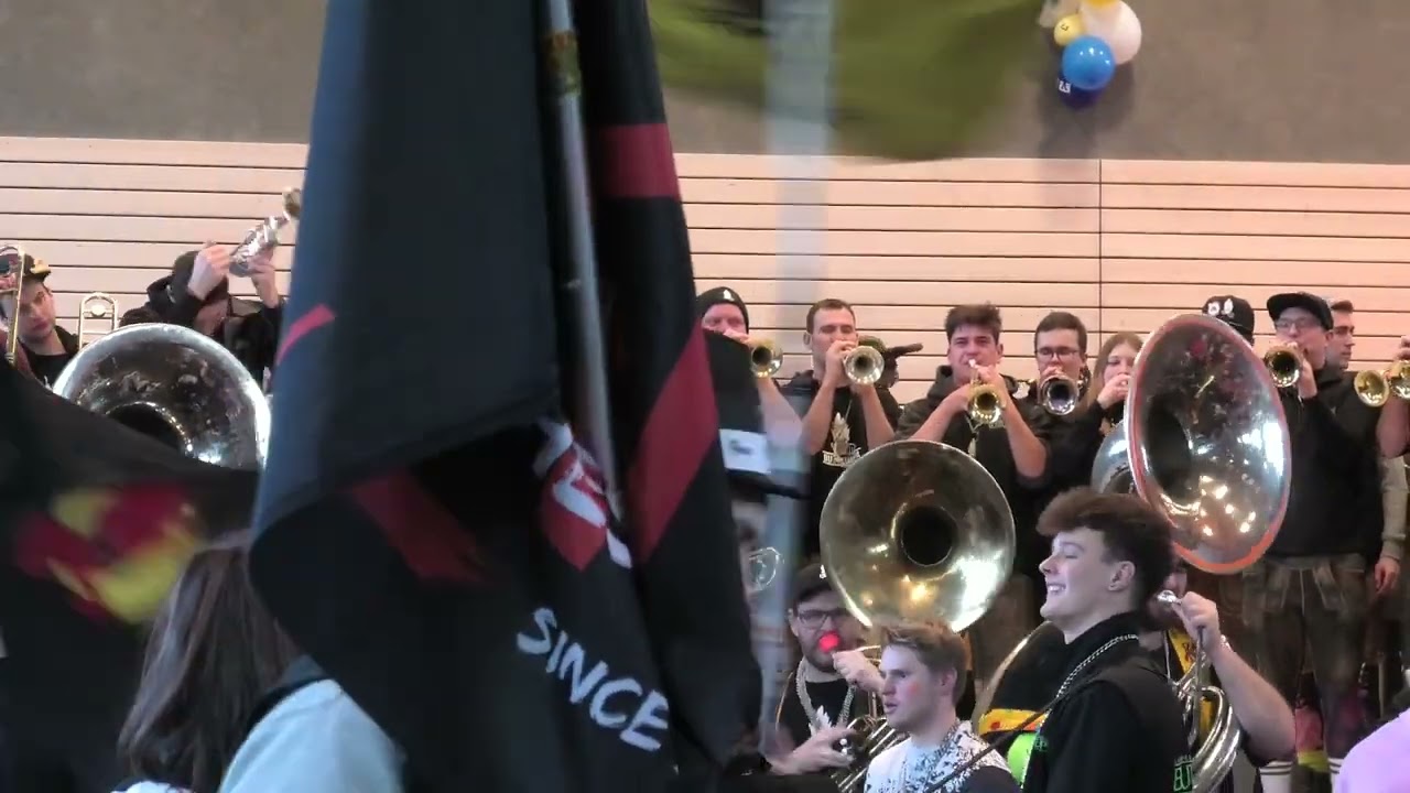 Butzlumpa-Auftritt nach dem Fasnetsumzug