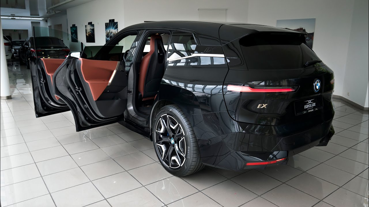 NEW 2022 BMW iX50 xDrive (523 HP) in Black Sapphire