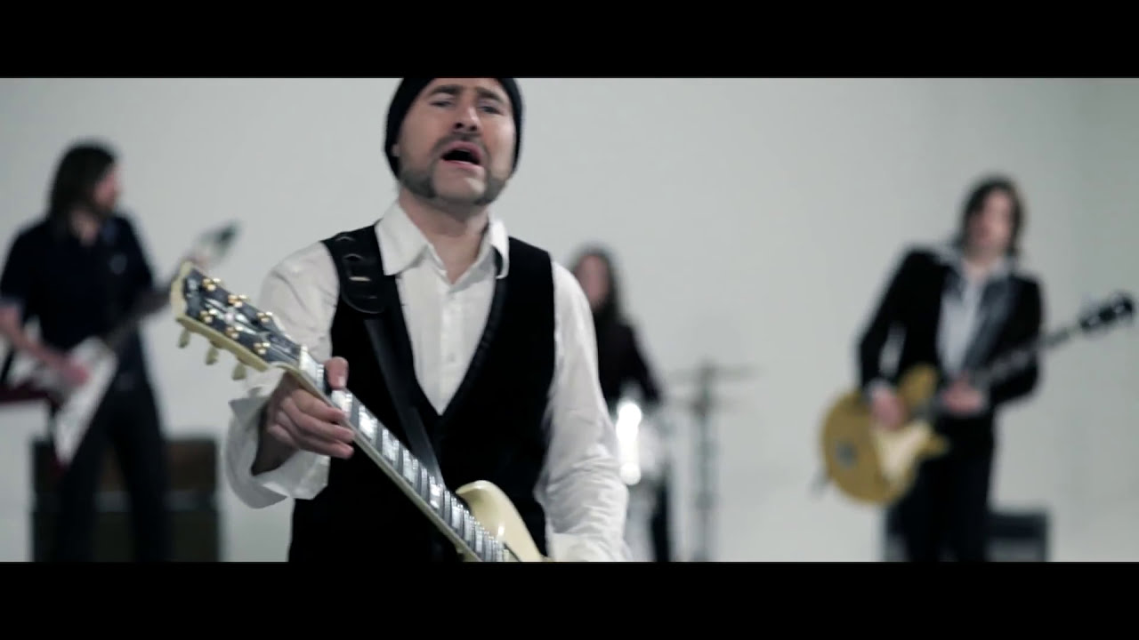 EL CUERO - Footprints (Official Music Video)
