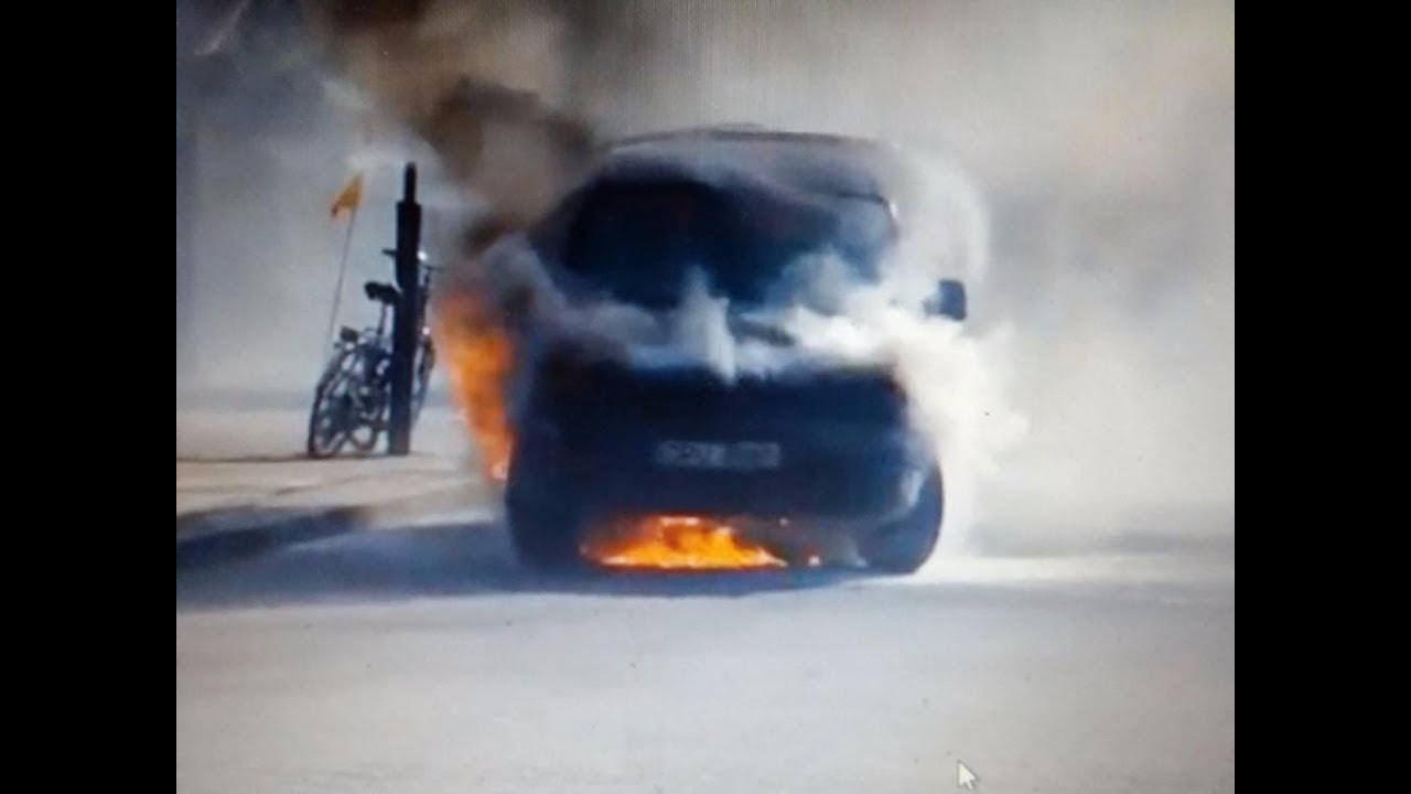 Auto w płomieniach JASTARNIA - 7 sierpień 2017  Akcja Straży Pożarnej - Płonący Citroen
