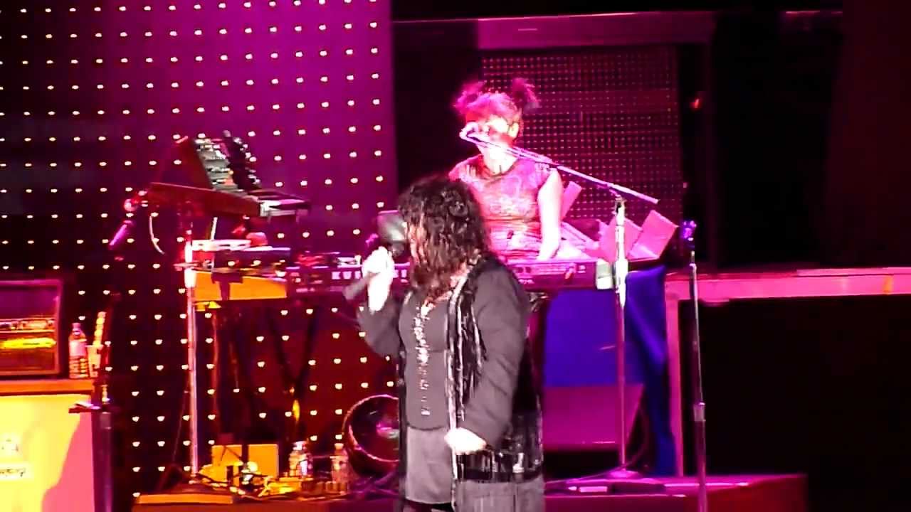 Heart-What Is And What Should Never Be (Led Zeppelin cover)-Raleigh, NC-06/24/11