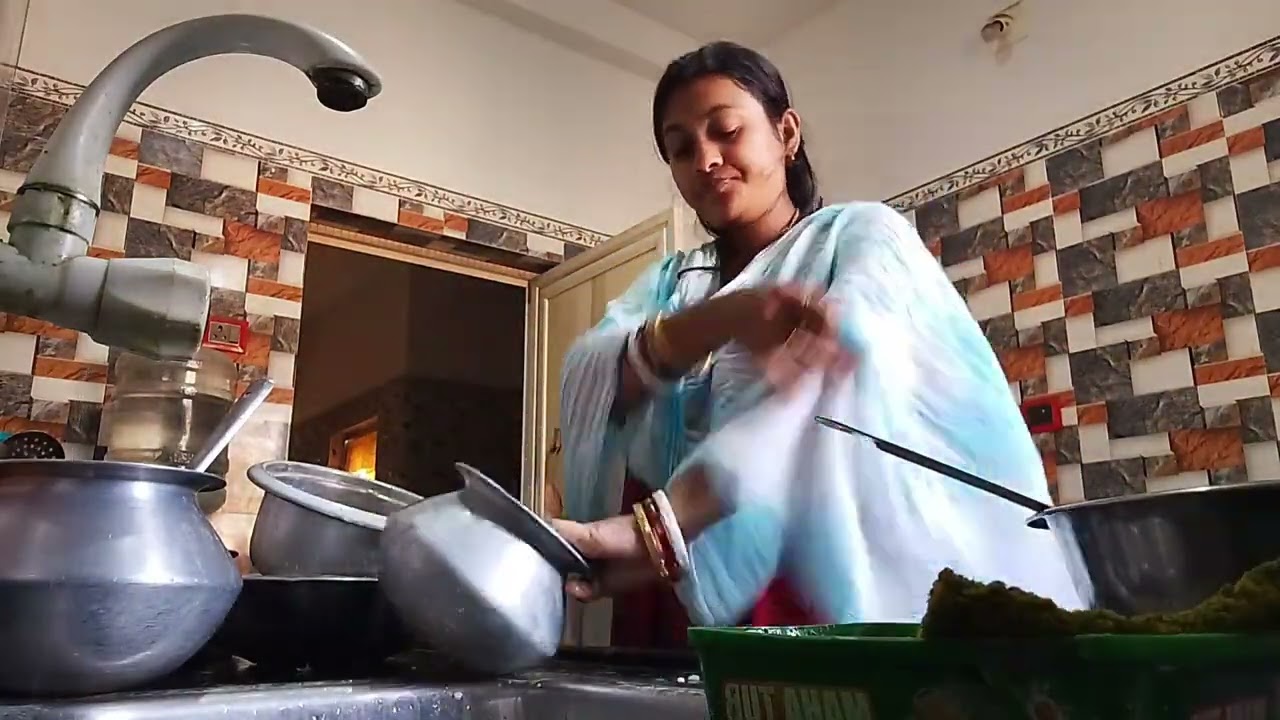 আজ বাড়ির পাশের বাড়ি থেকে কুল তুলে খেলাম 😊#viral #lifestyle #foryourpage ..