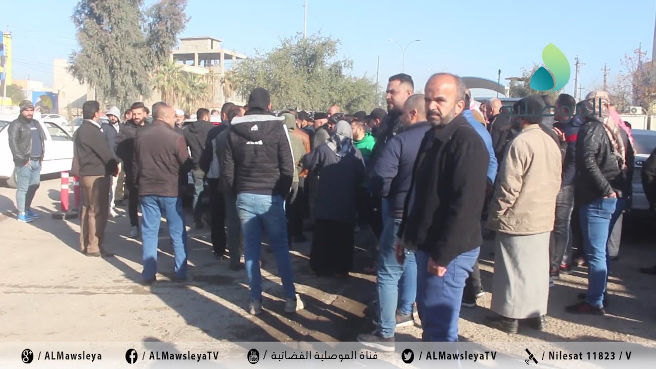 اهالي المنطقة القريبة من حي عدن بأيسر الموصل ينظمون وقفة احتجاجية تنديدا بقرار البلدية بازالة بيوتهم