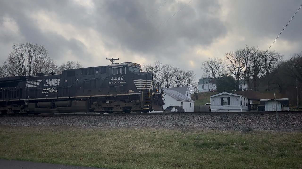 NS4482 #pacing #norfolksouthern friendly crew #hornshow #moreland KY