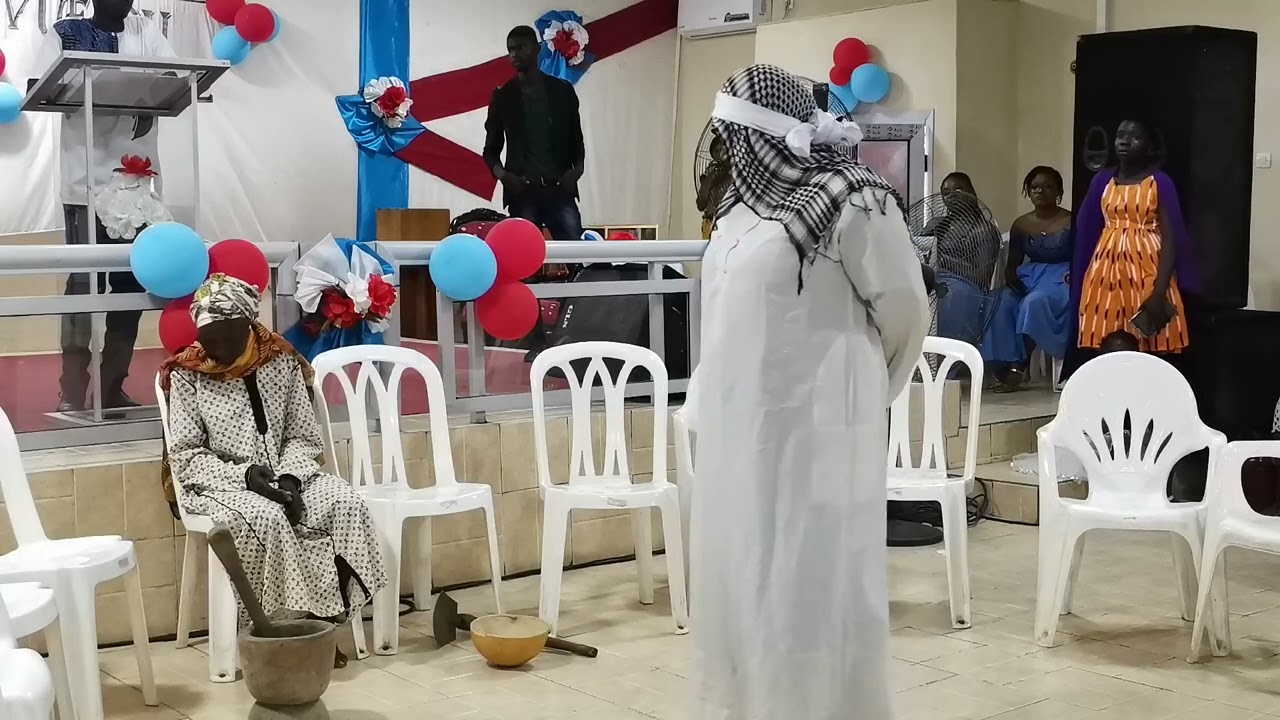 #fête_AOC: Scène mimée sur l'histoire d'Ananias et Saphira