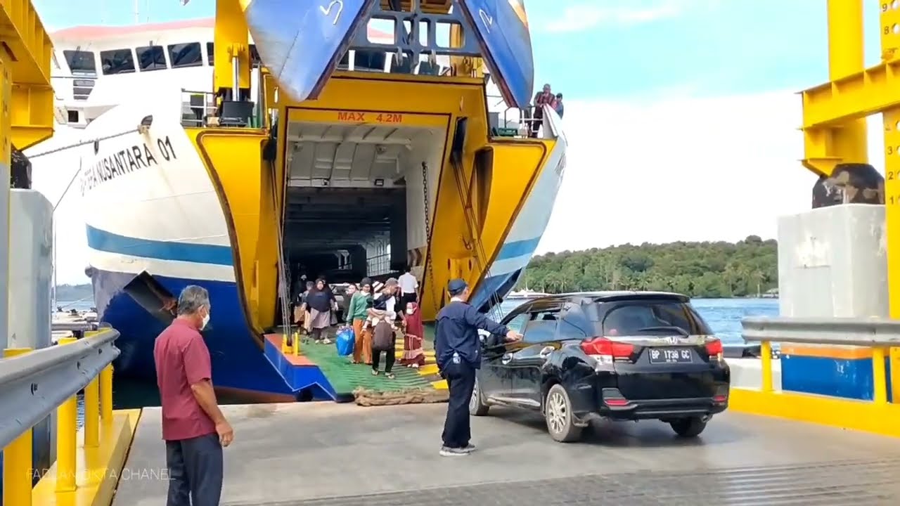 KM #Bahtera Nusantara 01 !! Ini Kapal Tipe #roro Terbesar di Kepri