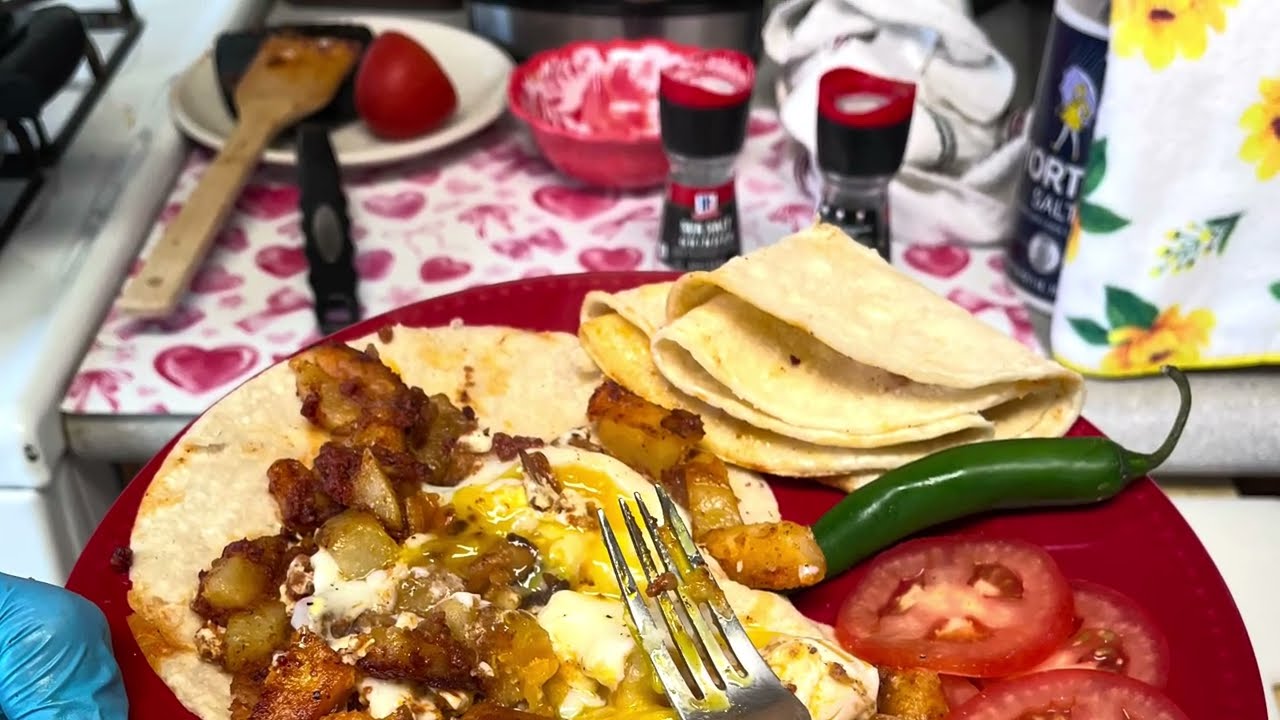 Pappas con Chorizo and Eggs 