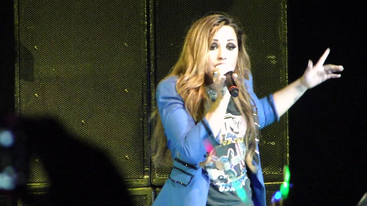 Demi Lovato - Who's That Boy (Rio de Janeiro - 19.04.2012)