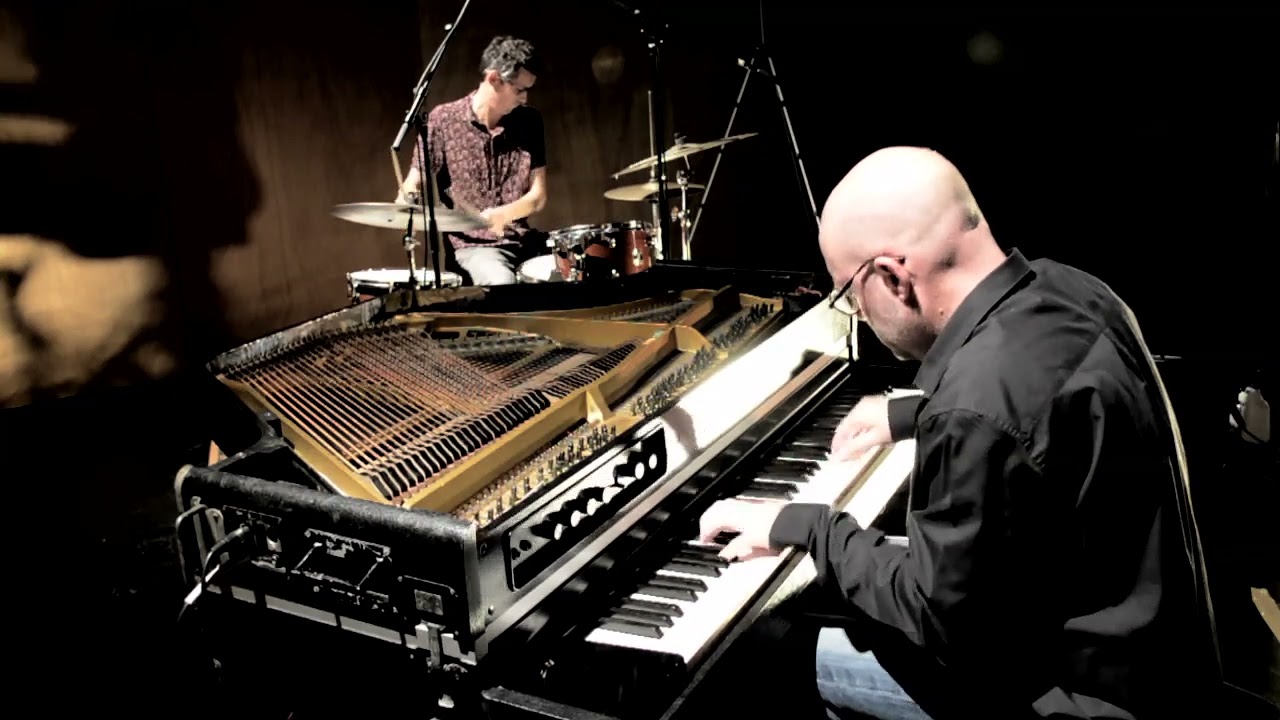 Robbe/Gloaguen (piano/drums) live session 