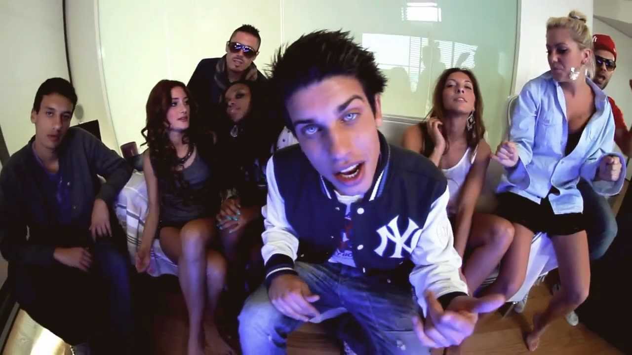 La Lobby feat. Miss Roby - Shout