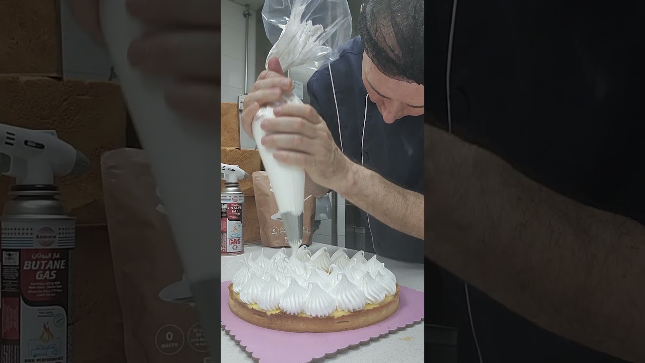 #chefdavidcroiser #pipping #food #lemonpie #cake #frenchchef #frenchcake