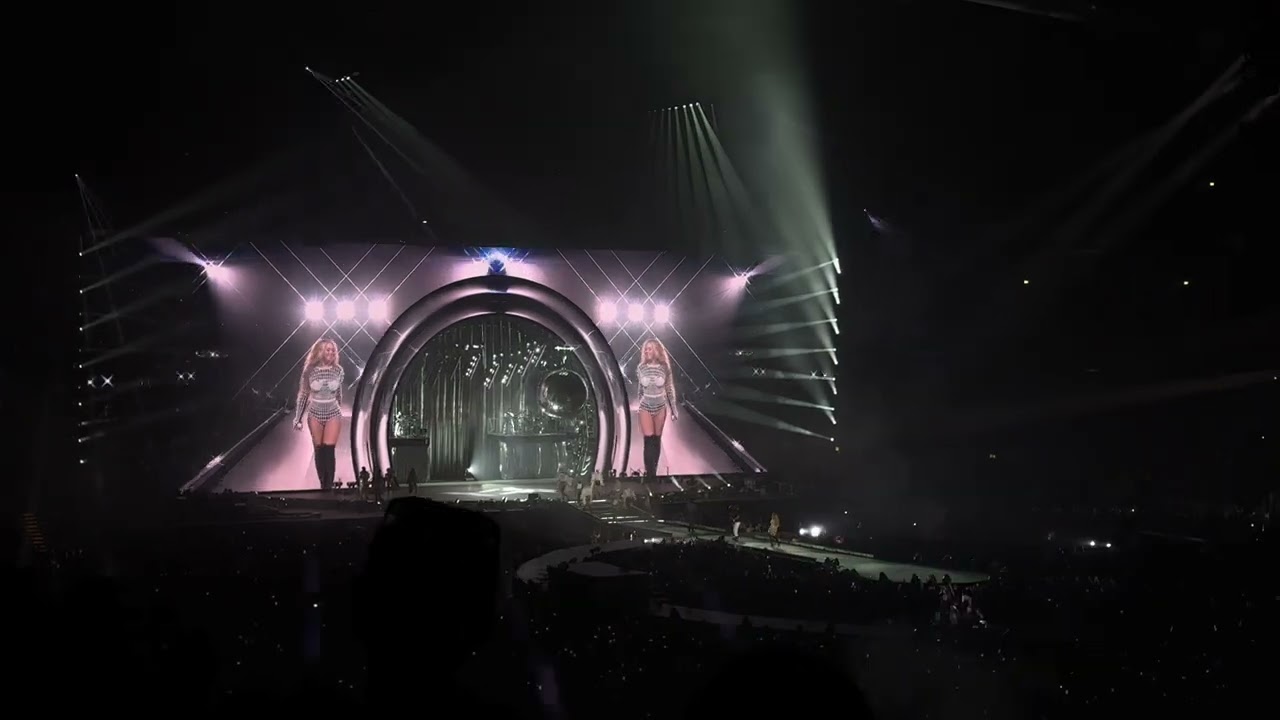 Beyoncé - Love on top, Crazy in love (Live Stockholm 2023)