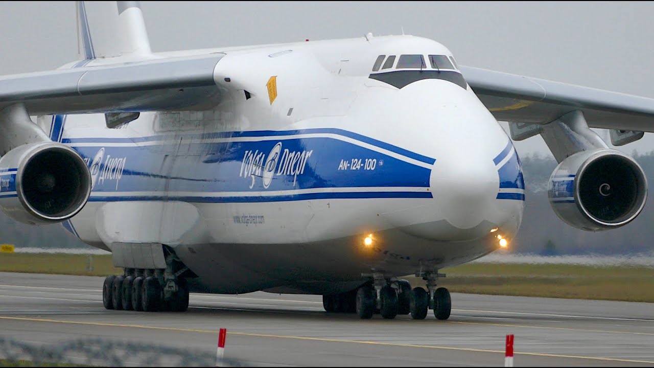 АН-124 