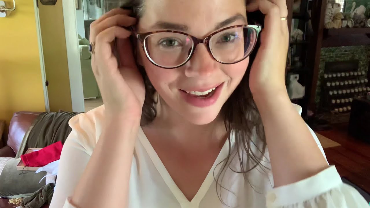 ASMR-примерка весенней одежды: кожаные сапоги и туфли на высоком каблуке