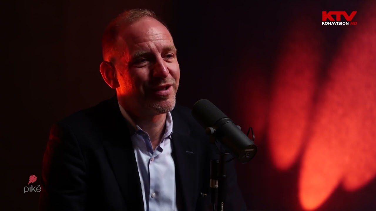 A merr fund demokracia n&euml; shekullin 21?