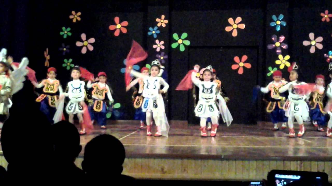 niños y la diablada boliviana