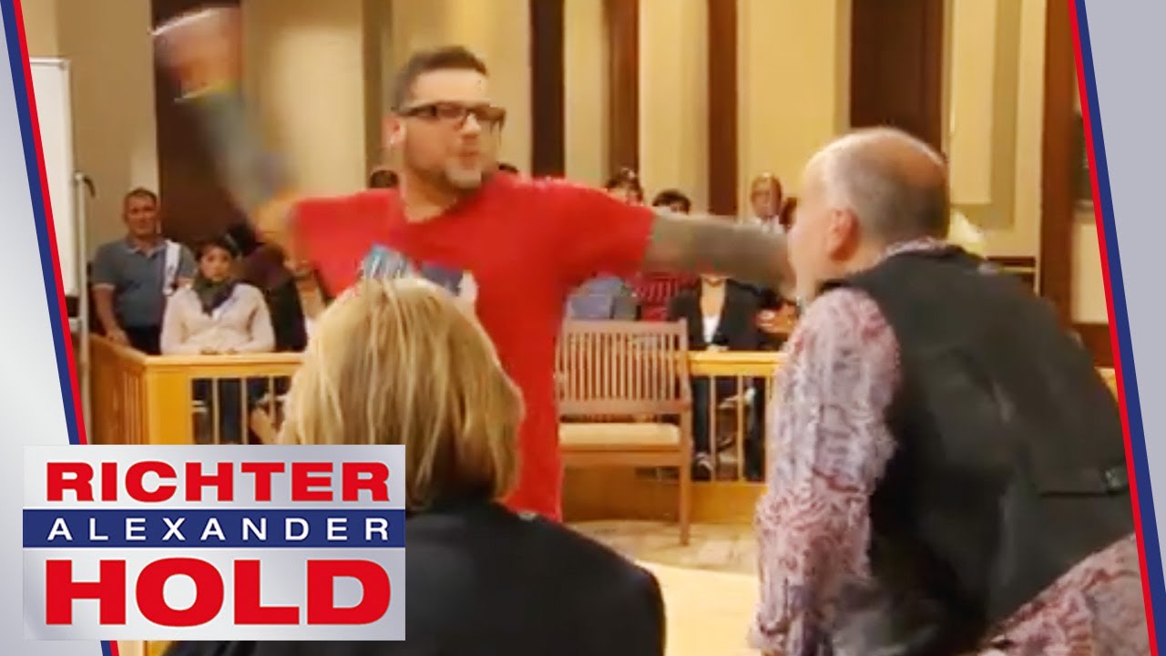 Angeklagter kriegt aufs Maul! Zeuge flippt aus! | 10 Jahre Special | 2/2 | Richter Alexander Hold