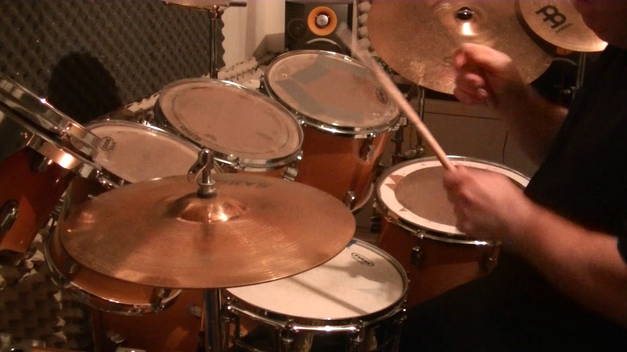 Un super morceau sur 4/4. Aroutioun Karapetian drums.
