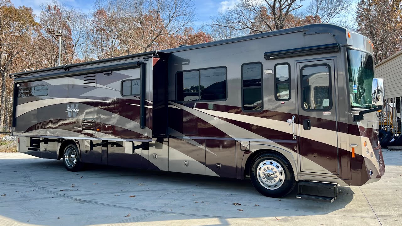 2008 WINNEBAGO JOURNEY 39Z. WELL ROUNDED BUS WITH A GORGEOUS INTERIOR. $74,950