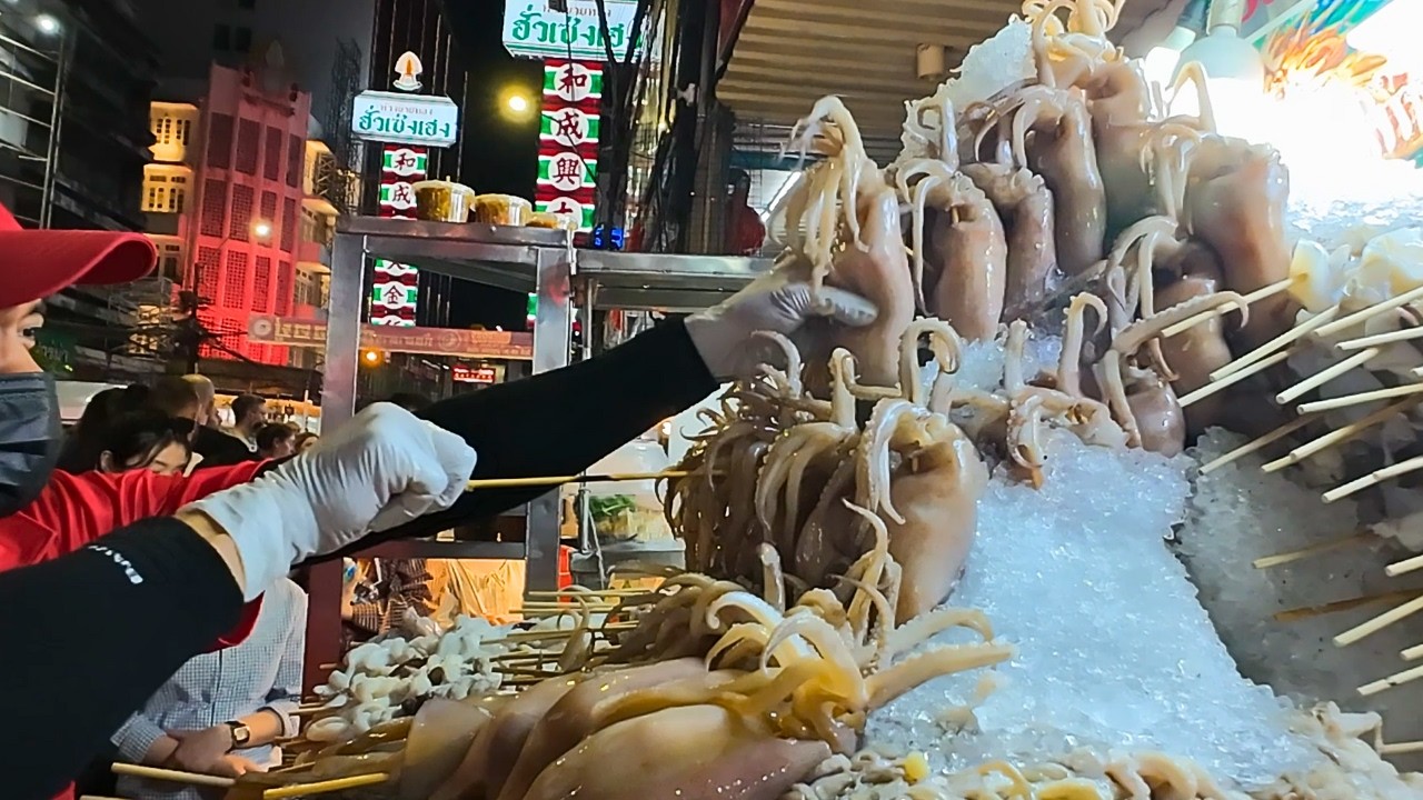 Yaowarat Tasty Grilled Squid! Michelin Recommended Thai Street Food