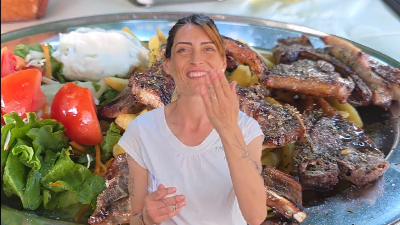 Am primit un cadou de la Otilia.Ultima zi cu mancare: Gyros, Souvlaki, Cotlete de Berbecuț, Tzatziki