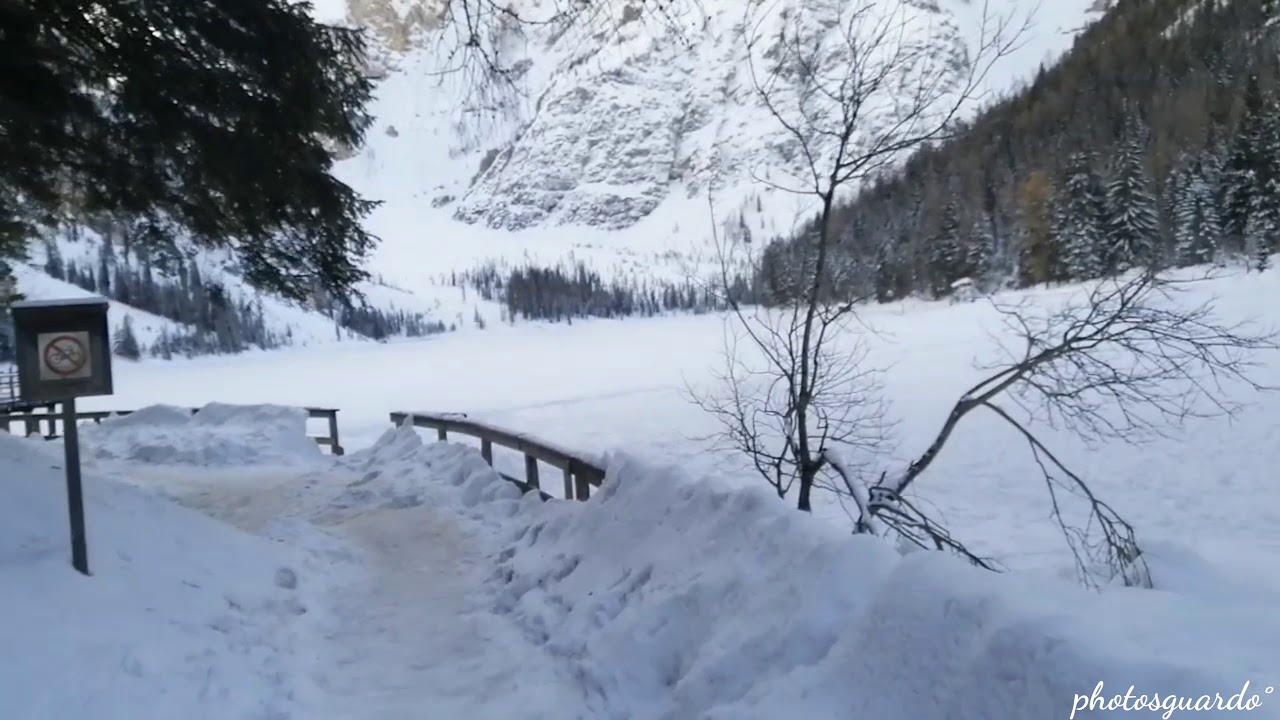 Lago di Braies...neve&ghiaccio  #lagodibraies  #pragserwildsee  #altoadige  #valpusteria  #südtirol