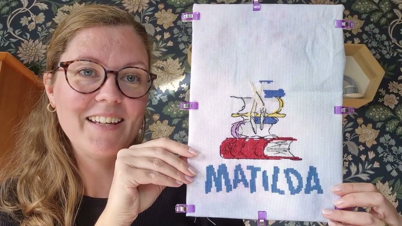Flosstube #54 Talking about stitching and sharing some hobbies from a distant past ✨️