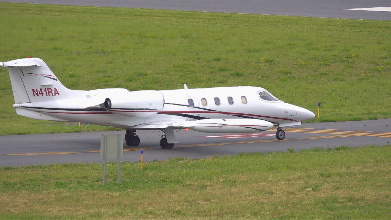 Classic LearJet 35 take off! [4K Video]