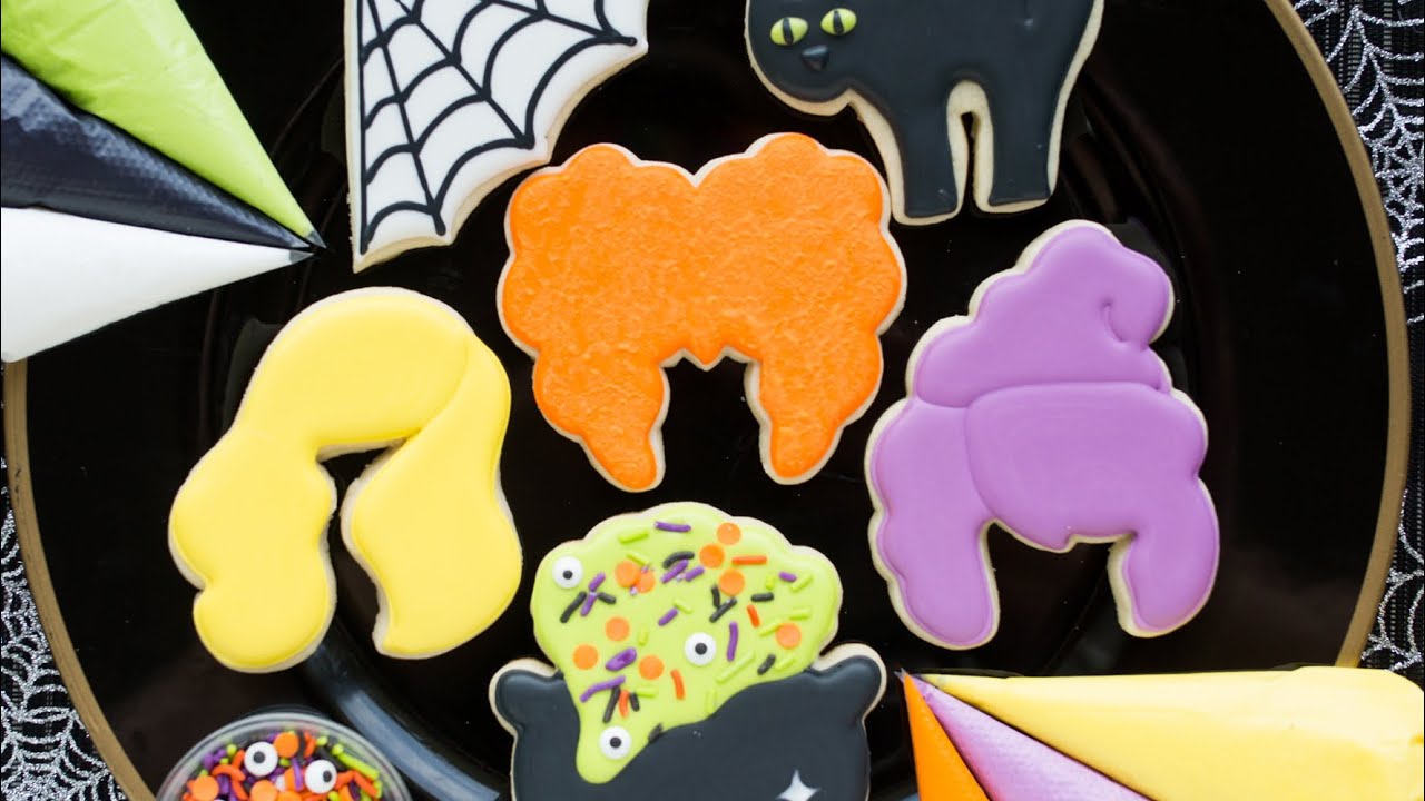 Hocus Pocus inspired decorated sugar cookies, beginner friendly. #cookies #royalicing #hocuspocus