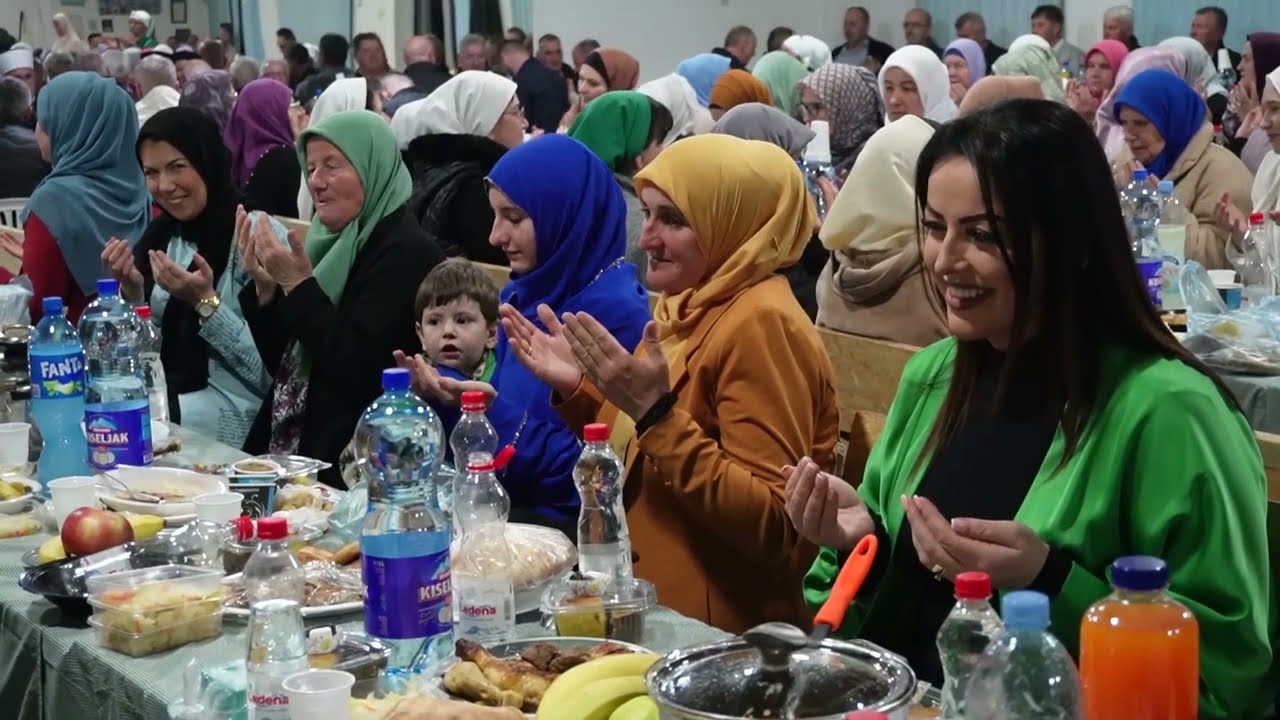 Oko 300 postača na tradicionalnom iftaru u Tinji: Obilježen i Dan nezavisnosti Bosne i Hercegovine
