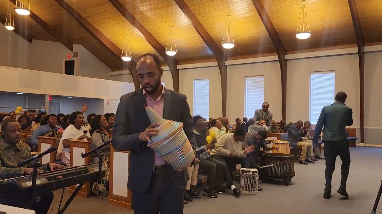 Amakorasi meza cyane yo guhimbaza Imana Tabernacle of Louisville 