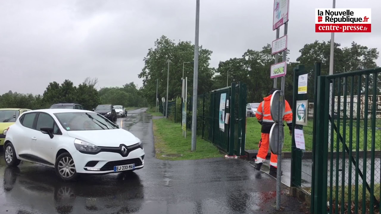 Vidéo. Châtellerault : ça bouchonne à la déchèterie de La Massonne rouverte