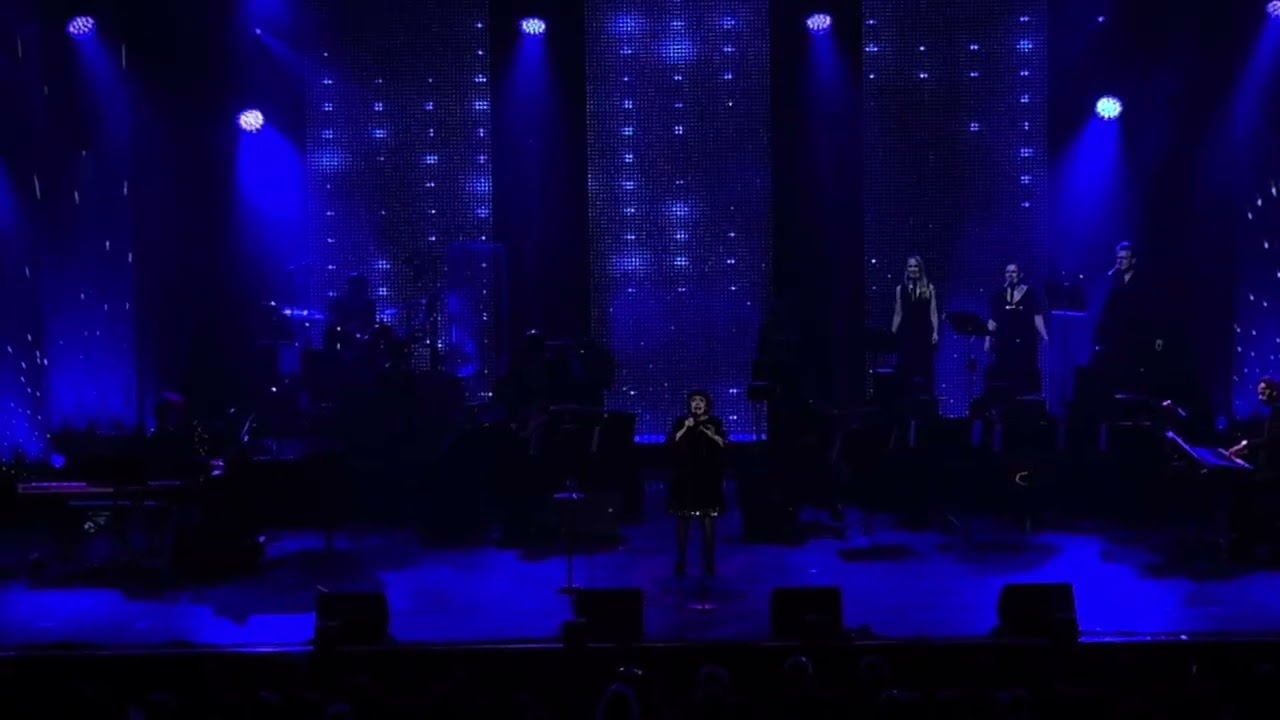 Mireille Mathieu live 2025 tours 
