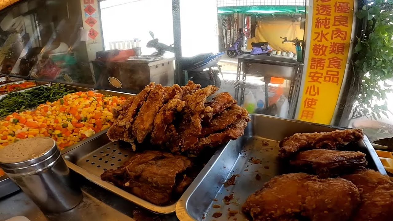 『J Y』便當系列之 屏東林邊 台南小南雞腿排骨大王的85元雞腿飯🌤️🚚🍱🍗🥢😋😆😘👨‍👧‍👦🥰👩‍❤️‍💋‍👨😎💪👍🇹🇼🇹🇼🇹🇼