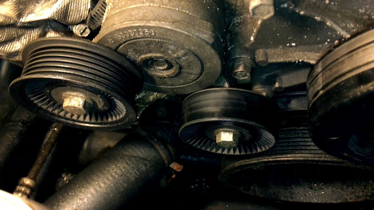 Замена водяного насоса Jeep Grand Cherokee (WK) 3.7/4.7 2006 года