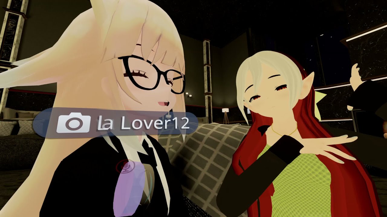 VRChat продолжает вести себя странно...
