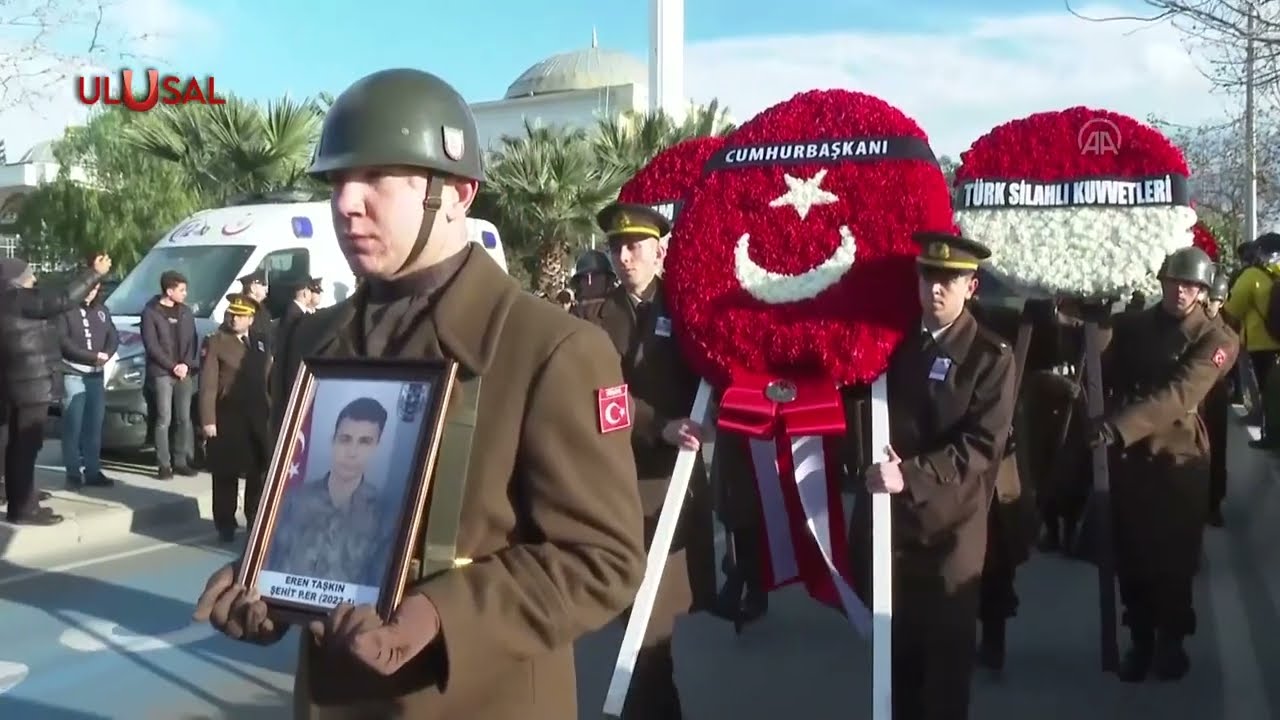 Depremde şehit olan askerler son yolculuğuna uğurlandı