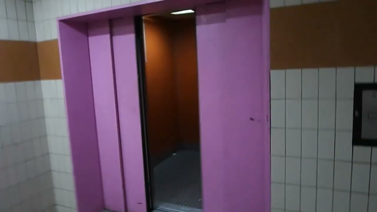 Экскурсия по этажам 1F и ST. Лифт Schindler 1988 в Subang Parade. Вестибюль лифта 7, часть 2. RD.